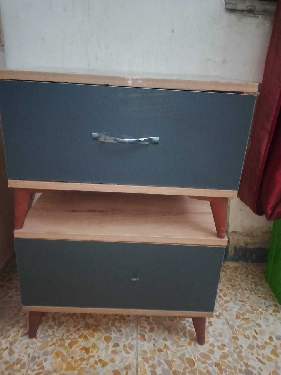 غرفه كامله بس صومايه مابيها رقم تواصل *********** واتساب متواجد مكاني بغداد حي  الامين
