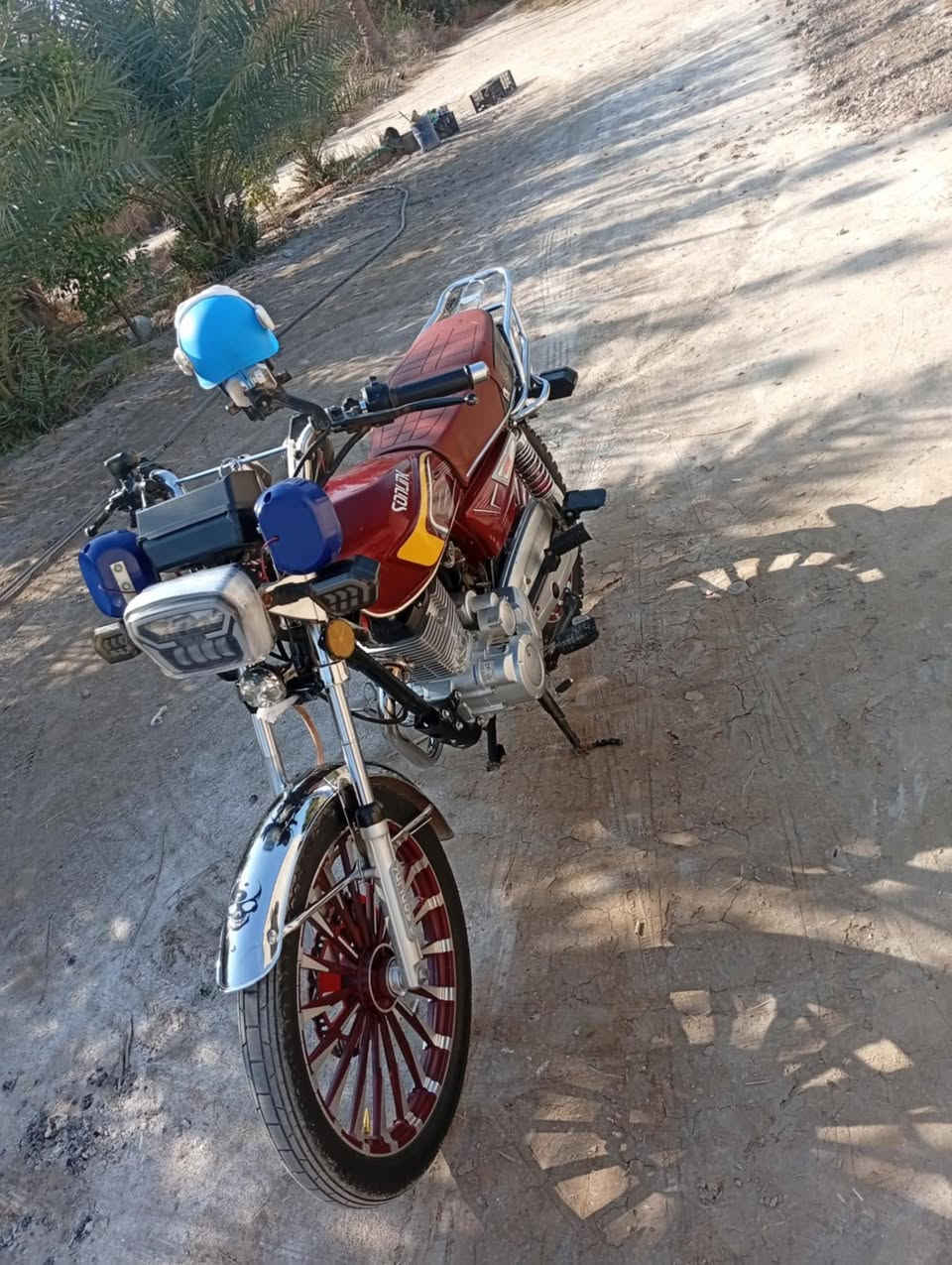 السلام عليكم للبيع سونلنك موديل 24 دراجة نضيفة ومكفولة لاتجي وتكلي شبيهة مكفولة تايرات جدد باتري جديد اي نقص مابيه السعر 750 العنوان صويرة خاص مامتواجد رقمي ***********
