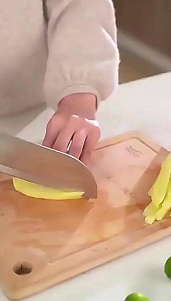 شلون تسوي أطيب بتيتة مقرمشة بـ 5 دقايق؟ 🍟🔥
وداعاً لهوسة الدهن وريحة القلي وية قلاية ركن هوم العملية.
💸 السعر: 38,000 دينار.
🚚 التوصيل لكل العراق.. احجز هسة!
#ركن_هوم #أجهزة_منزلية #مطبخ #العراق


**إذا كنت صاحب هذا الإعلان وتريد حذفه لأي سبب، رجاءا أرسل رسالة إلى الدعم الفني**