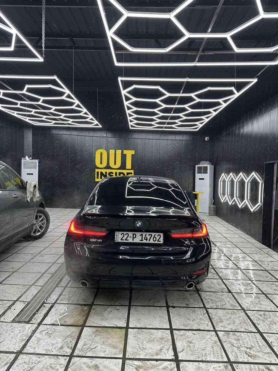 BMW 330i 2020
سيارة فول مواصفات 
تدفئة كشنات 
بانوراما 
اوتو هولد 
اوتو ستارت من توكف بل ازدحام تطفه
كشنات جلد اسود 
مري شفط 
كشنات كلها كهرباء 
تبريد قطعتين 
شاشة دجتال
الشاشة العداد و شاشة الوسطية مبرمجة m3
تحديد مسار 
قيادة ذاتية 
وضعيات قيادة eco+ comfort+sport+sport plus 
السياره بيها بوبكورن من الشركة كلش قليل ال بي ام ال ٤ سلندر يجي بي بوبكورن 
تحكم ماوس بلشاشة 
السيارة بيها رادارات وحساسات 360 
كامرة خلفية 
نظام apple carplay + android 
السيارة كلش نظيفة و على وضع الشركة 
حتى بامريكا و هنا صيانة كلها يم وكالات معروفة و ب امريكا صيانتها كلها جانت ب وكالة بي ام نفسها 
السيارة ماشية 93 الف ميل تقريباً
السعر خاص او على الرقم 
***********
