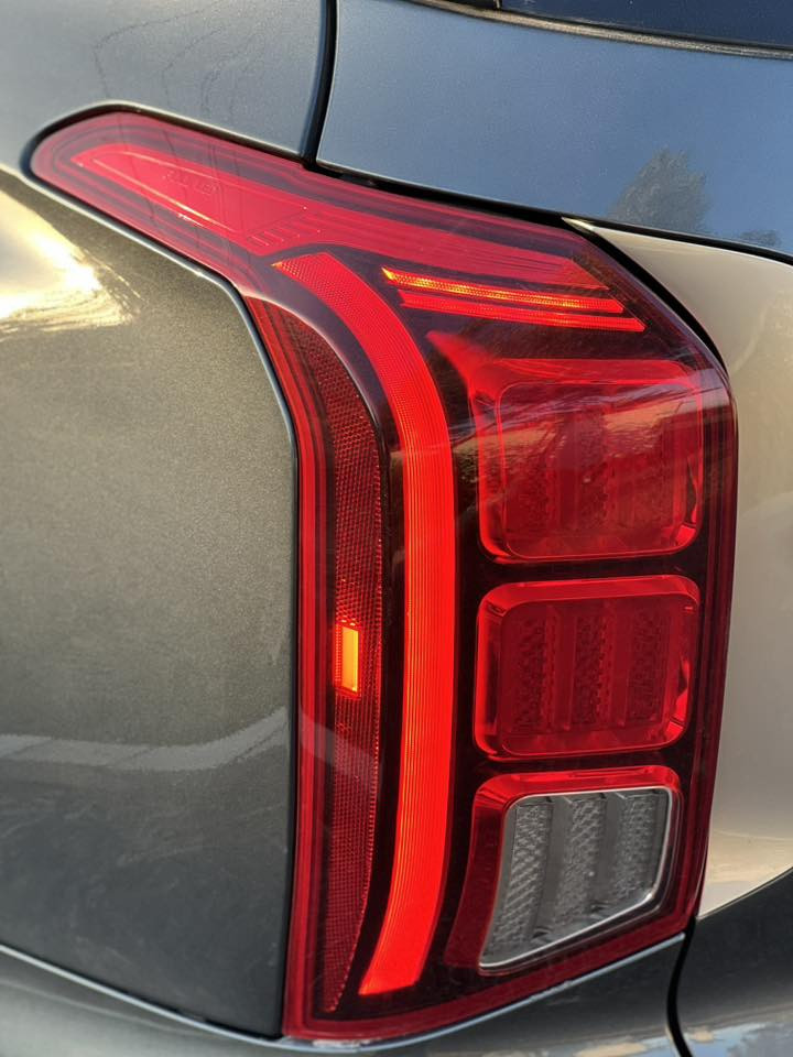 سلام عليكم للبيع او المراوس بلسايد 2022 فئةSEL
المحرك: محرك \(V6\) سعة 3.8 لتر، مع ناقل حركة أوتوماتيكي بـ 8 سرعات.المقاعد والراحة:مقاعد جلدية مع تدفئة في كل المقاعد.مقعد سائق كهربائي بـ 10 اتجاهات مع ذاكرة مدمجة.التكنولوجيا والمعلومات الترفيهية:شاشة لمس كبيرة.نظام صوت متطور (مثل نظام الشحن اللاسلكي وواجهة USB).نظام ترفيهي متطور.السلامة والمساعدة على القيادة:كاميرا ورادارات محيطية (360 درجة).أجهزة استشعار اصطفاف أمامية وخلفية.نظام مراقبة النقاط العمياء.نظام التحذير من الاصطدام الأمامي.مساعد الحفاظ على المسار.مثبت السرعة الذكي.نظام التحذير من حركة المرور الخلفية.نظام المساعدة على الخروج الآمن.ميزات إضافية:فتحة سقف.وضعيات قيادة متعددة (مثل الثلج، الايكو، كومفورت، سبورت، سمارت).مصابيح LED أمامية.خاصية شفط الأبواب.
سيارة نظيفة جدآ وبلعافيه على الي ياخذها حادثها جاملغ ايمن فقط
السعر $300 وبيها مجال رقمي للأستفسار اكثر ***********
