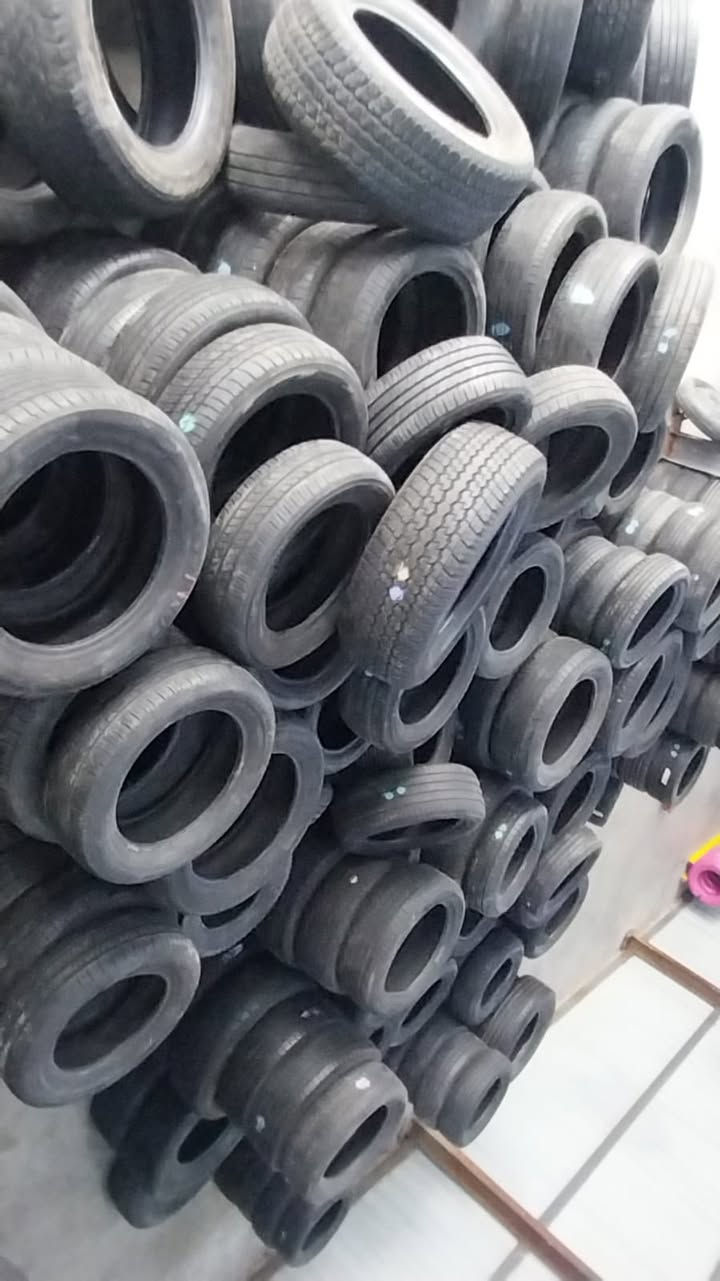 السلام عليكم
متوفر تاير باله حاويه 
ماركات عالميه وانتاج حديث 
كافه القياسات 
الشد والتبديل داخل المركز 
عنوان الشارع العام مدخل عماره السفينه مقابيل حسينه حواس 
الرقم ***********
