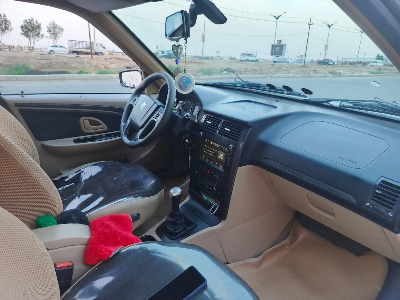 بيجو باص 2023 بس بالسنوية مسجلة 22 السيارة محجوزة ومابقة شي لحجزها بال27ينفتح الحجز مالتها السيارة خير من الله اتخبل مابيها اي ضرر ومسويلها سونار يعني مكفولة واحلئ من الصور  مكان السيارة واسط وراعيها يسكن واسط السعر 72 وبيها مجال قليل
***********

