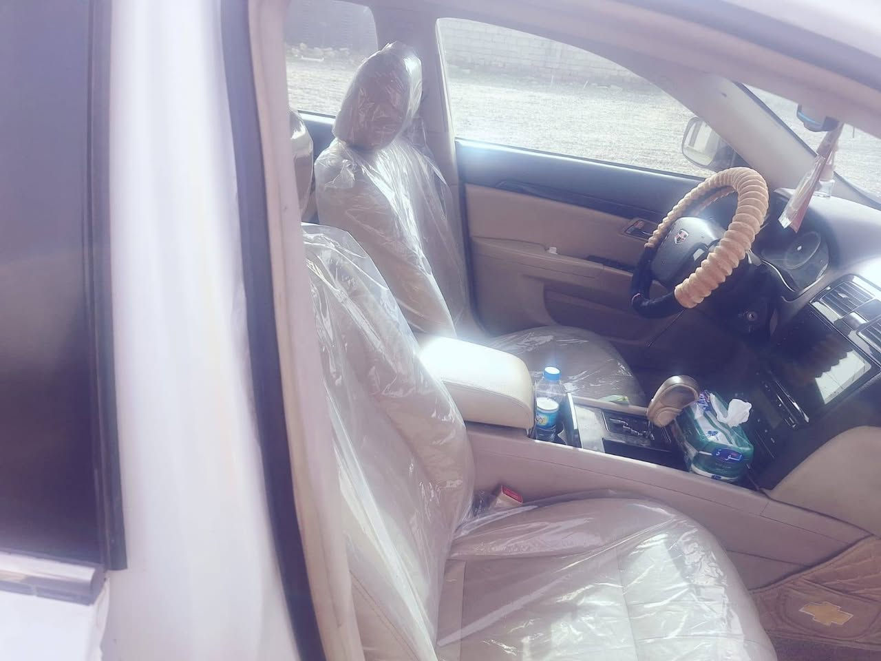 جيلي امكراند EC8 الحجم الكبير والمرغوب 2013
محرك كامري اصلي 2400 بلادي
السياره نضيفه وكلشي بيها بلادي
مابيها دكمه ماتشتغل
اشاير مري تحكمات مري
فتحة سقف
شاشة كامره 
حساسات 
جام 4 اوتو
سستم سماعات
برده خلفيه بلادية
رقم سليمانية دولي شرط التحويل 
بيها صبغ جاملغ و بوند بدون دواخل 

مكانها نينوى ناحية القيارة 
للإستفسار الاتصال على الرقم التالي 

*********** 

السعر 70$ وبيها مجال حك الجية
