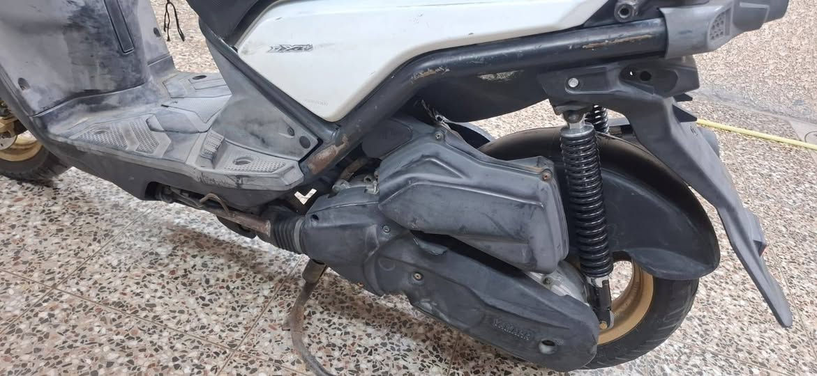 اسلام عليكم شباب
دراجة سكنس جبلي رمبة تخبل ونضيفة

صار 6ايام ماخذهة بعدهة جديدة وكلش نضيفة

للبيع سعر مليون و300وبيهة مجال

***********
