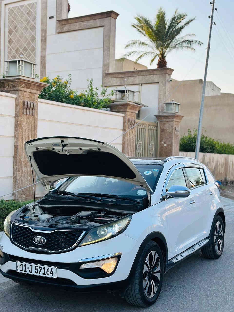 سبورتج خليجي كفاااله السعر 137 موديل 2012 السياره جديده التصال ☎️ ***********
*المواصفات فول عله فئه 
*بني رامه 
*بصمت تشغيل 
*كشنات جلد 
*مري شفط 
*تبريد قطعتين 
*كامره خلفيه دواره 
*حساسات ماميه خلفيه 
*فوال تحكمات ستيرن 
*الد مامي خلفي 
*كشنات تفئه+ كهربائيه 
*مقاعد خلفيه تفئه 
*ستيرن تفئه 
السياره فوالل وبعد بيه هواي مواصفات                     👇
مكان السياره بغداد التصال *********** السعر 137 وبيه مجال.
