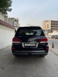 لكزس موديل 2014 بريم فول مواصفات ماشية 237 الف بيه قطعتين صبغ اثر شخوط...