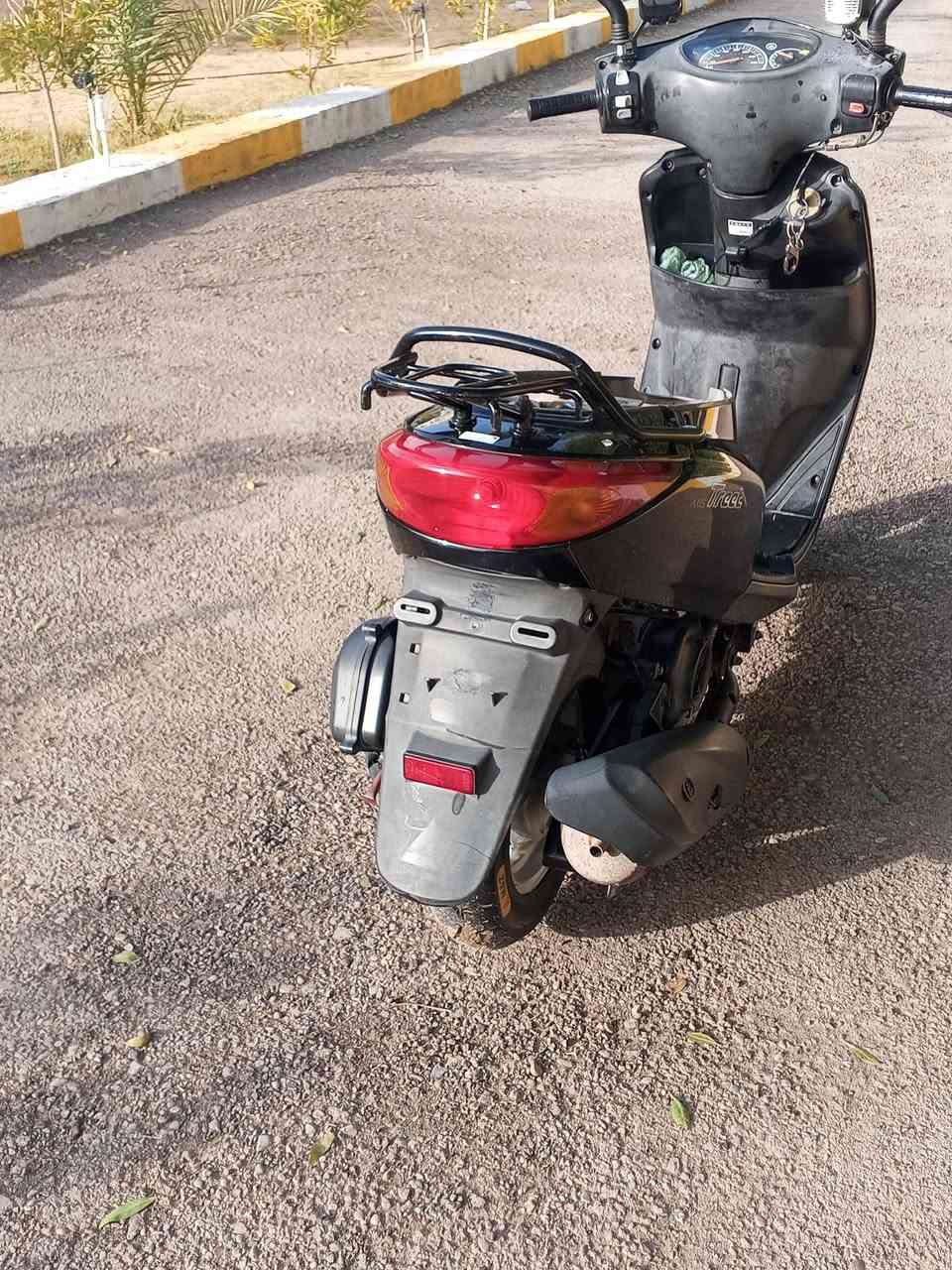 السلام عليكم...دراجه اكزز ياباني كابريتر. السرعه 140 للبيع.. السعر واتساب او فيسبوك
المواصفات...
1/اللون اسود.
2/كفرات بلادي مختم.
3/دبلات بلادي.
4/كهربائيات كله شغاله.
5صالنصه بلادي.
6/زوج تأيرات بدلتهن جدد.
7/عداد السرعه شغال 
8/مكينه بلادي برغي ما مفتوح.
9/كابريتر جديد.
10/ستان صفح.
11/زوج مرايات جدد.
12/بنزات جدد.
13/باتري جديد.
14/من اول هندر تشتغل.
15/نكره سلف تشتغل
دراجه خير من الله.. اي نقص مابيه شغل واطلع.
جيب فيتر وتعال افحص.
كلشي بيه بلادي برغي ما مفتوح..💯
العنوان:بغداد الغزاليه نهايه شارع مدير الامن💯
للاستفسار الاتصال على الرقم الهاتف.
(***********) متواجد واتساب و فيسبوك
السعر واتساب او خاص💯
