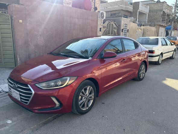 السلام عليكم النترا ١٧  للبيع 
حادثها موضح  بالصور  صندوك و جاملغ خلفي  مصلحات نفسهن
وبيها بارد  
ماشية ٨٩ الف ميل 
مواصفاتها نص فول شاشة جبيرة وكاميرا  خلفية 
ويل كب  ١٦ 
عليها ادامة جديدة مكينة بلكات ومجاول  كله جديد
الصدر البارحة بدلته كله 
اذن مكينه ودسكات كذلك كله جديد 
التايرات نضيفة 
مكاني الشعب  
***********
