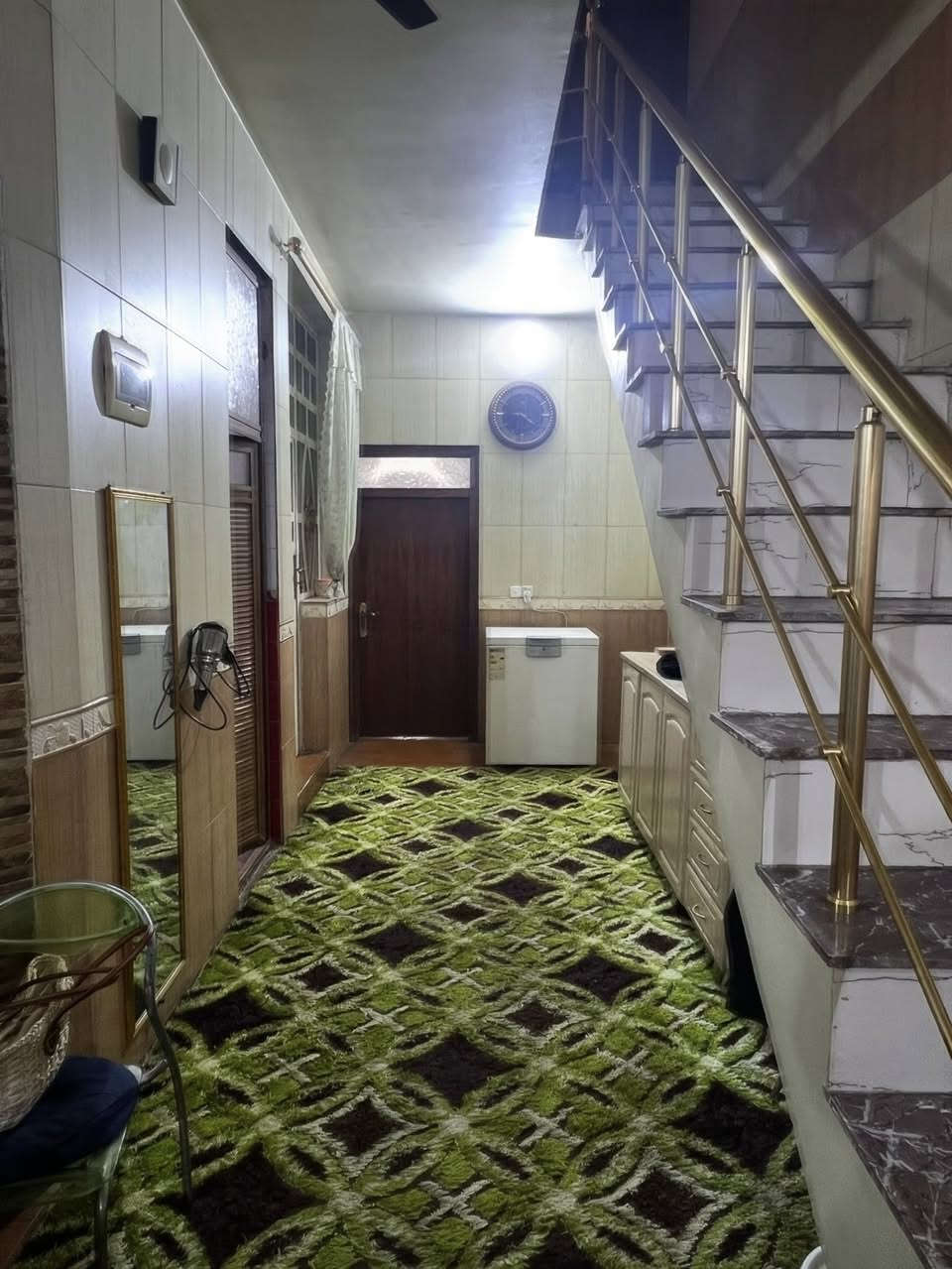 دار للبيع
مساحه 135متر خارطه تركيه 
الواجهة 5 متر
نزال 27 متر 

الطابق الاول
مطبخ+خدمات+غرفة نوم+منور
 
الطابق الثاني 
غرفة+خدمات+استقبال نظام تركي

الطابق الثالث 
غرفة+ خدمات+سطح

بغداد الجديدة / حي الخليج 
📍قرب مستشفى العلماء 
الاستفسار ***********
