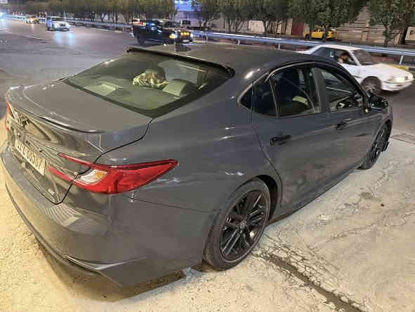 السلام عليكم 
كامري 2025 se  هايبرد 

رقم بغداد تحويل ثاني يوم 

ماشيه٢٠٠٠٠ كيلو زيرو السيارة 

الضرر موضح بلصورة 
مواصفات معروفة 

كشن كهرباء 

تبريد قطعتين 

شاشة كبيره 

كشن جلد 

كامرة خلفية + كامرة امامية تصوير بلادية 

تحكم ستيرن 

ثلاث وضعيات قيادة 

السيارة خير من الله

السعر خاص

مكان بغداد حي تونس

رقم الهاتف ***********
