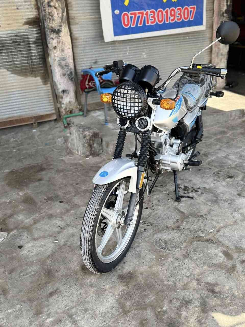 سلام عليكم دراجه دايون عضم موديل ٢٠٢١ الوكيل ثامر خلخال دراجه بل جيس جديده كلش تجي وشوف بعينك مكاني كربلاء طوريج خاص ماكو سادي خابر وتدلل رقم النتصال ***********
