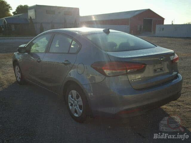 السلام عليكم كيا فورتي للبيع موديل ١٧ رقم اربيل وكالة وتحويل مضمون وارد كندي حادثها بل البنيد طخة خفيفة فوق اللايت الايسر ع كد شبر والصور موجودة بدون دواخل شرط  جميع الاريباكات سليمة وصار بيها شخط بل عراق بين الجاملغ والباب صفحة السايق  وطخه باب الصدر مواصفات تحكم ستيرن ونظام بلتوث شاشة كبيرة اصلية وشاشة اعطال  كشنات تدفىه مودات قياده مكانها كربلاء سعره115 وبيه مجال الاتصال ***********
