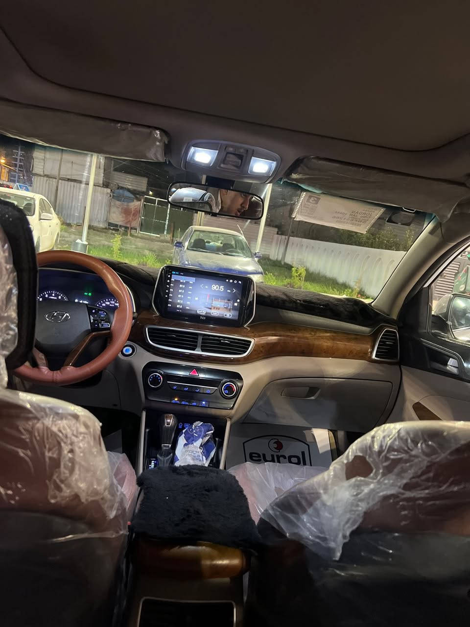 توسان خليجي موديل 2019 فول بنورما اعلى مواصفات مكفولة كفاله عامه ماشيه 125 كيلو
كير مكينه كله مكفول 
بغداد العطيفية 
***********
