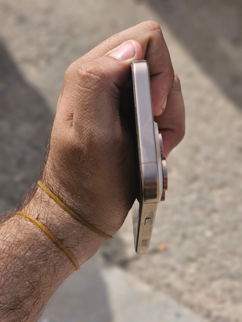 السلام عليكم تلفون 16 برو ماكس ذاكره 256 بطاريه 95 الجهاز نضيف كلش ومداخل تصليح ابد كارتونه موجوده وشاحنه السعر خاص للاستفسار ***********
