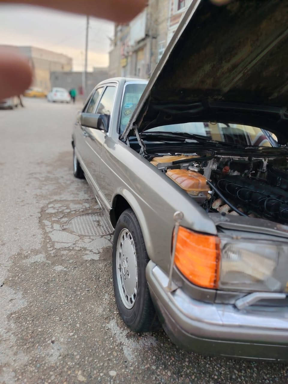 مارسدس موديل ١٩٨٧
اللون جوزي بني 

صبغ عام .

سيارة بلادي شلع 

محرك  كير  مكفول ٣٠٠ se 

تايرات عدد ٤ جديد 

صدر أمامي خلفي مكفول 

فتحة طكتين 

كروز سرعة مثبت 

ستيرن كهرباء دبل اريل 

دبل فيت بم جديد منظومة كلها جديدة 

غرفة مخمل كهرباء كلها بلادي وشغال كل الكهربائيات

كشنات كهرباء تجاوي كهرباء

تبريد منظومة جديدة مكفول تبريد ثلج 

دبل مروحة صاجيات بلادي داخل السيارة كلها بلادي

لايت زنون ماسحات لايت جمالية جمالية

رقم بغداد مشروع وطني 

عنواني بغداد الكاظمية سعرها 70 $ بيها مجال 

رقم الهاتف 

*********** واتساب واتصال
سيارة بالشوف احلى  من الصور
