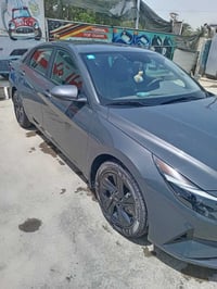 سيار انترا موديل 2023 لون رصاصي ماشيه 14الف محرك 2000 وارد امريكي رقم ...