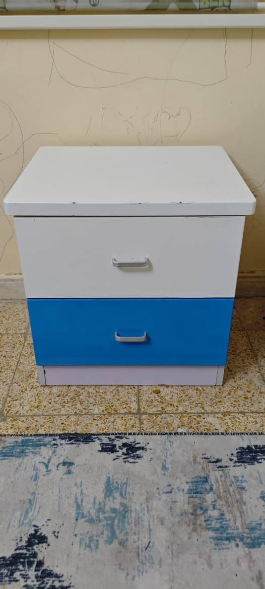 غرفه أطفال 4 قطع مع ملحق مكتبة
1. كنتور 3 ابواب.
2. سرير 2 متر في 1 متر.
3. مكتبة كبيرة مع رف تعليق.
4. كومدي 2 جرار.

كل هذا ب 300 الف ✅ فقط.

التواصل عبر الواتساب 
*********** البصرة, العراق
