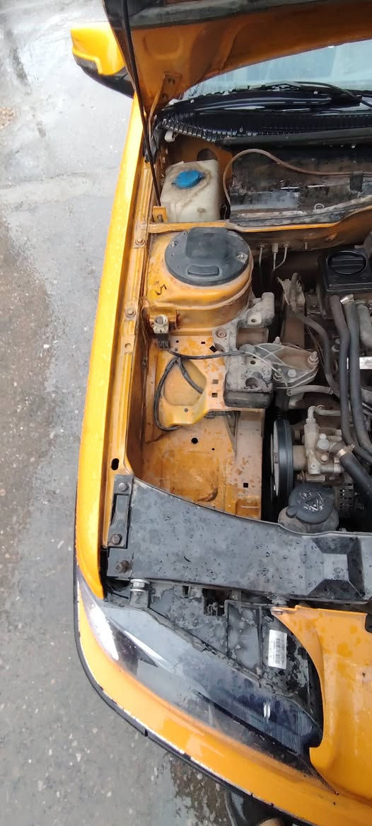 السلام عليكم بارص 18 رقم مثنى تحويل راعيها بالسماوه بيها بنيد مبدل تدفئه تبريد شغالات سنويه لل ٢٩ شاشه وكامره وتحكمات وتبريد قطعتين  مكانها بغداد الشعب مكينه تنقص دهن سعرها ٣٨ وبيها مجال ***********
