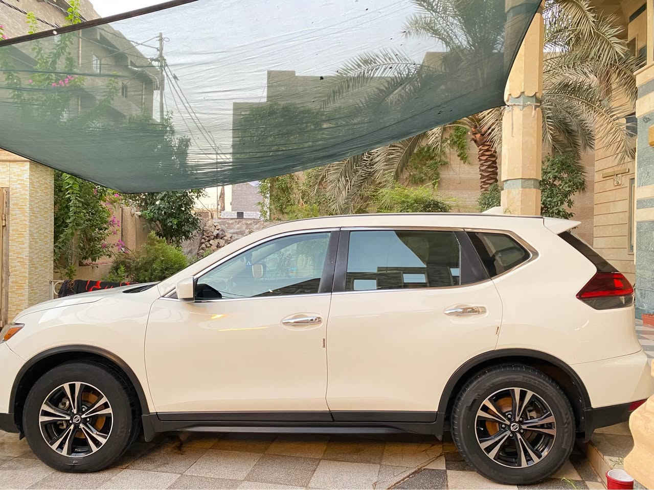 نيسان روج 2018 كلين بدون حادث وصبغ كما موضح بالسونار للاستفسار الاتصال على الرقم *********** سامراء, صلاح الدين
