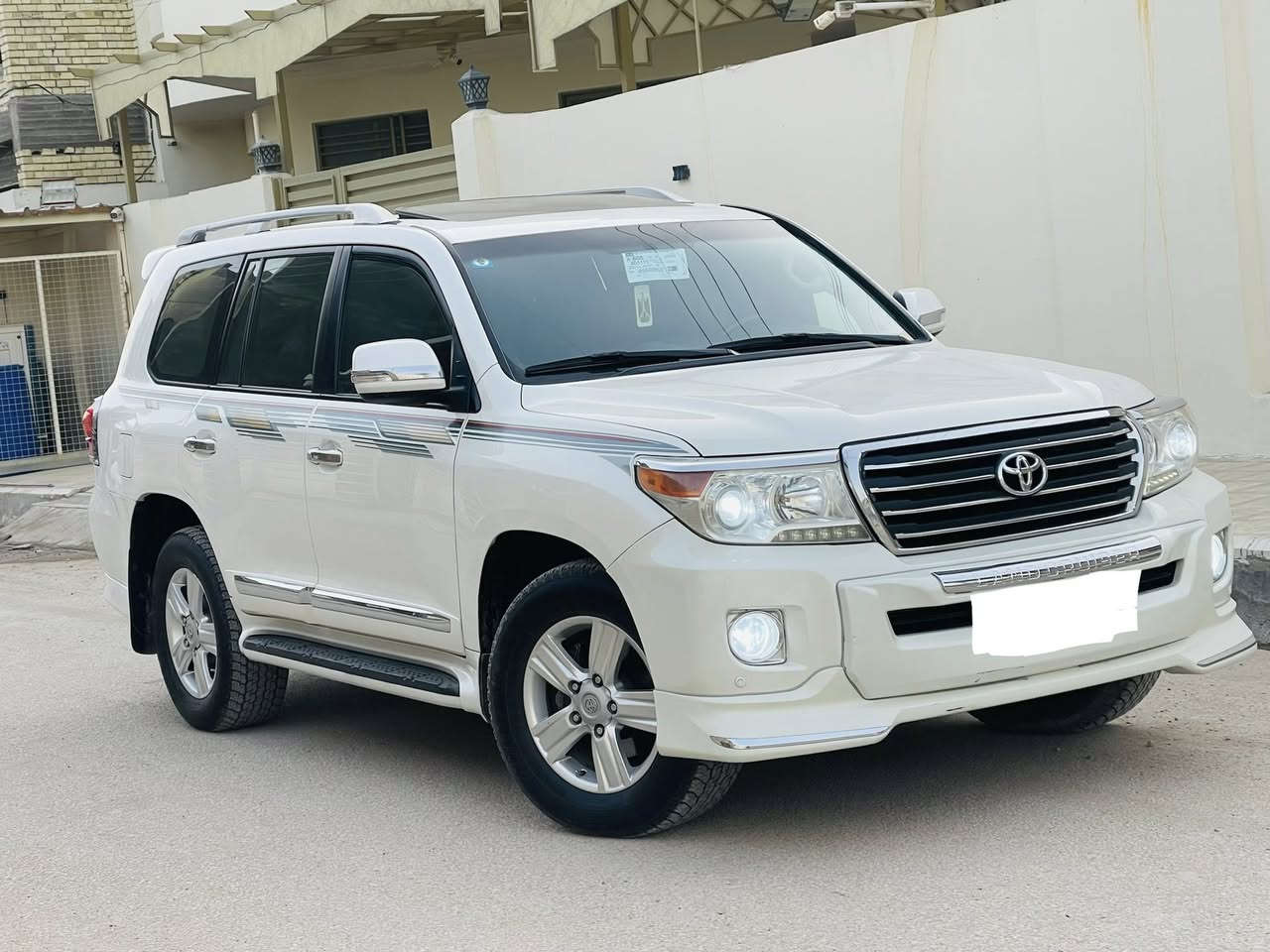 السلام عليكم لاندكروز GXR  2014 فول مواصفات
رقم بغداد انگليزي بأسمي تحويل مباشر 
مكفوله من الضربه والصبغ والبارد والشخط
محرك ٦ سلندر  
كير محرك  مكفولات
ماشيه ١٤٨  الف 
كامره
طفايه بالصدر
حساسات امامي خلفي 
ترحيب   شاشه
غرفتها جديده جلد
تحكمات جهتين
مرايه ليزريه وسطيه
اناره محيطيه داخله وخارجيه
علامه لاندكروز بالابواب
عده وكتلوكات بلاديه مال شركه 
السياره جديده جدا مابيها اي نقص كامله 
جاهزه من كل النواحي
السعر 388 للاستفسار ***********
