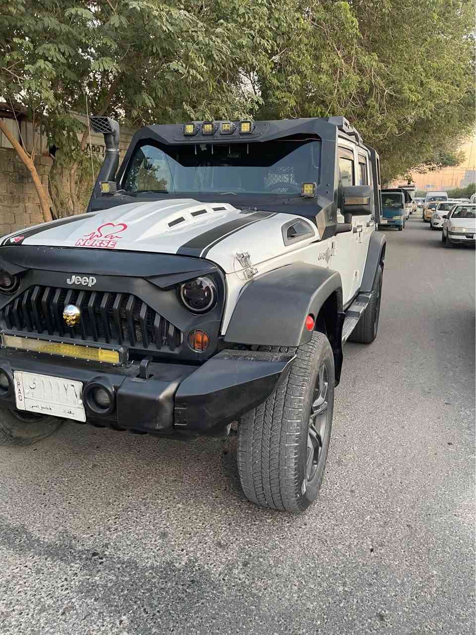 سلام عليكم جيب موديل 2013 وارد أمريكي الصبغ جاملغ وباب فقط بدون شواصي ولا دواخل ولاضرر السيارة فول مزودة المكينة والكير كفالة السيارة جاهزة من كير محرك صدر تبريد ملاحظة المحرك V6 المواصفات شاشة كامرة خلفية رادارات جلد الموقع بغداد الاستفسار الاتصال على الرقم التالي *********** بغداد, العراق
