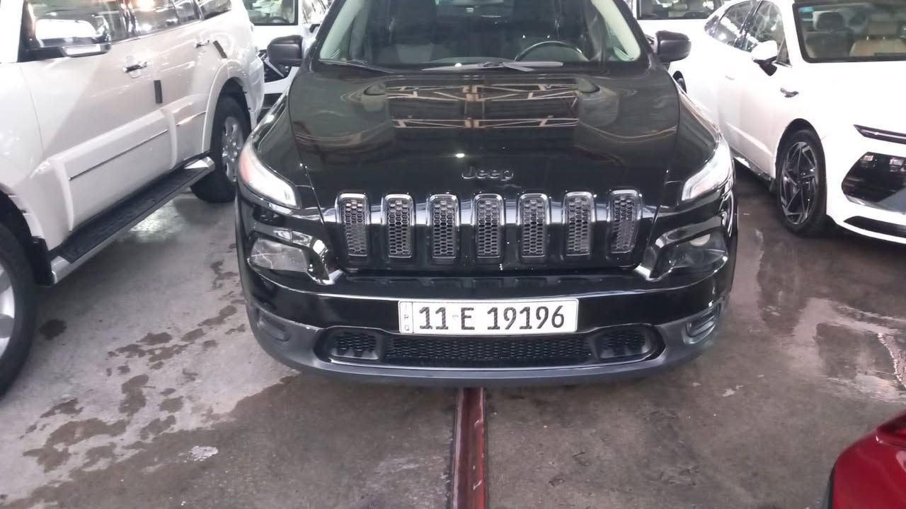 السلام عليكم 
جيب بزون ٢٠١٧ للبيع سيارة حادث امريكا ٣ قطع جاملغ  وبابين وبالعراق ربع قبغ الجنطه بدون ايرباك السيارة ورقم انكليزي مميز 19196
المكان بغداد العامرية 
للتواصل والاستفسار :
***********
