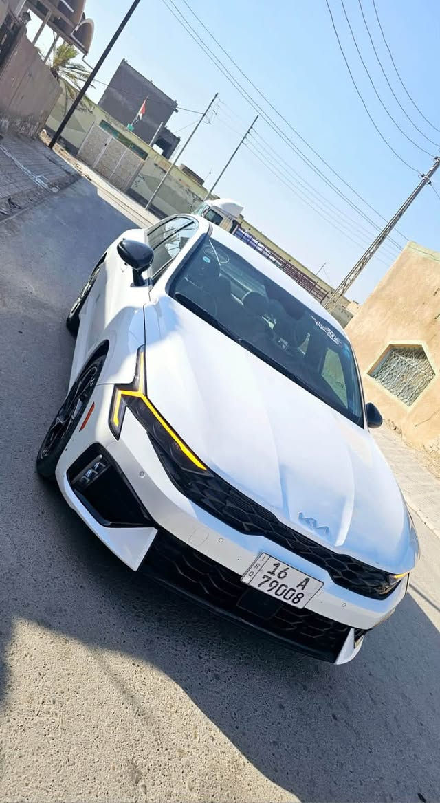 السلام عليكم
كيا K5 وارد امريكي GT 2025
ماشيه 11 الف دخول جديد مرقم قادسية شهداء 
موصفاتها فول عدا الفتحة محرك 2500
السيارة جاهزة ماعايزة شي وبالعافية على الي ياخذها 
ضررها تبديل قبق جنطة ودعامية نفس اللون
صورة الحادث ورقم الشاصي مرفق مع المنشور 
مكاني ديوانية حمزة الشرقي 
سعرها 170 
للأستفسار الاتصال ***********
