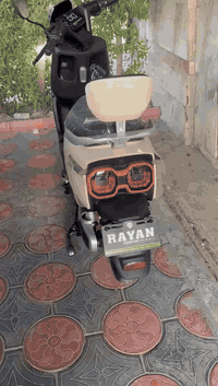 ســـــــــلام علــــــــيكم🙋‍♂️
دراجـــه RAYAN ريان💥🔥

مــــــــوديل:2025💁‍♂️💖
بطــــــارياتـــها: حـجم كبـيـر🕷🕸❤
عــــــدد البطاريات: 6
ســـــــــرعة الدراجه: 60🙆‍♂️🔥🔥🕸
تمشي بلشحـــــــــטּـه الوحده 70‌🇰
3 سرع بيها✨
كلشي كامل مكمل بيها 
نضافه الدراجه 100/100🔥❤️‍🔥
قبل 3اشهر اشتريته بلاقساط صارت ب مليون ونص
سعــر الدراجــــــة: 800الـف💁‍♂️ وبيها مجال 

عــــــــــــــــنـــــــــــوان: بغداد» الحرية» دور نواب الضباط

الــــــــــرقــــــــــم: *********** اسيا💝
مــــــــلاحضــــــــة! لايوجد فيس ولامازنجر
+
مكلف بالنشر الرقم بيه واتساب او اتصال على السيم كارت
