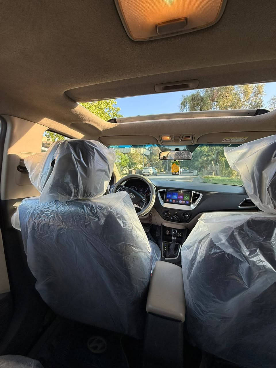 السلام وعليكم
اكسنت 2019

الون ابيص

ماشيه 114 الف

السعر120. وبيهه مجال

سياره جديد كير محرك مكفولات

السياره خليجيه فتحه سقف مري شفط

الضرر قبق جنطه فقط و بيهه ملاحضات

محرك 1600

 للتواصل واتساب و اتصال ***********
