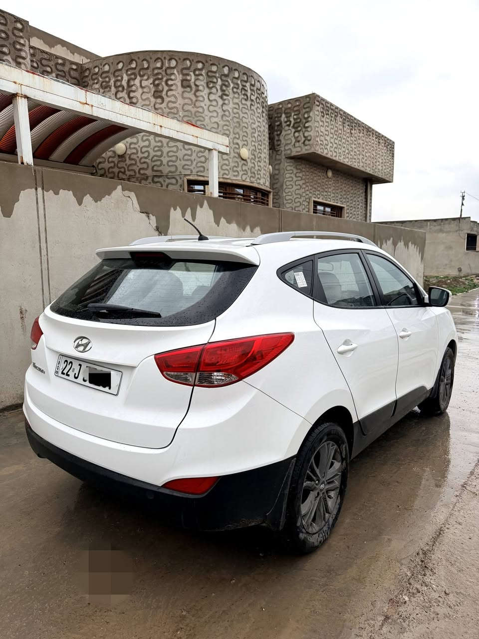 توسان 2015 خليجي
محرك دوش 2.0
ماشي 230.000 كيلو
سيارة بدون صبغ بدون تبديل فقط تعديل على البارد باب السائق كما موضح بالصورة
رقم اربيل -سنوية -هزة جديد باسمي 
محرك معمر جديد 
حدادة و طخم و باتري و تايرات جديد سيارة كاملة من كل النواحي
 السعر 163
مكاني موصل 
***********
***********
