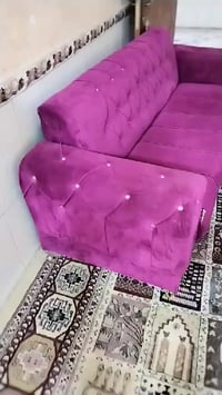 تخم • ٦ مقاعد • نضيف