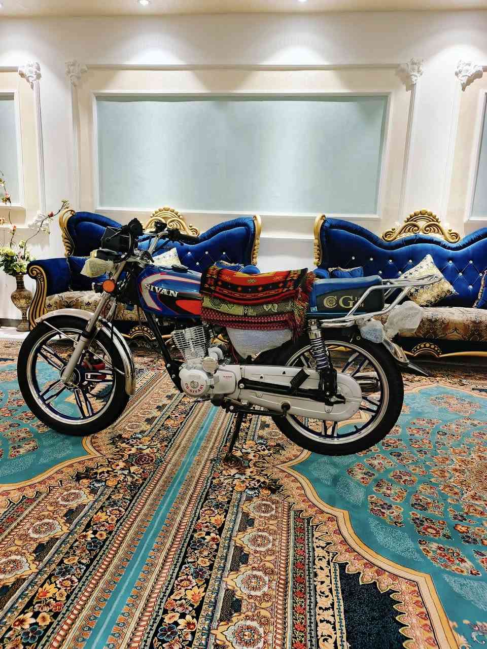 السلام عليكم لبيع سيفان موديل 24اوراق كامله كهربائياة كله شغاله عداد وشاير شلعه معدل خير من الله السعر 600وبيه مجال لشراي نضافه شوفت عينك وبعد انضف لستفسار ***********
