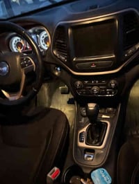 جيب بزون 16  فول المواصفات 6 سلندر رقم بغداد  أبيع صبغ أحزام شرط التحو...