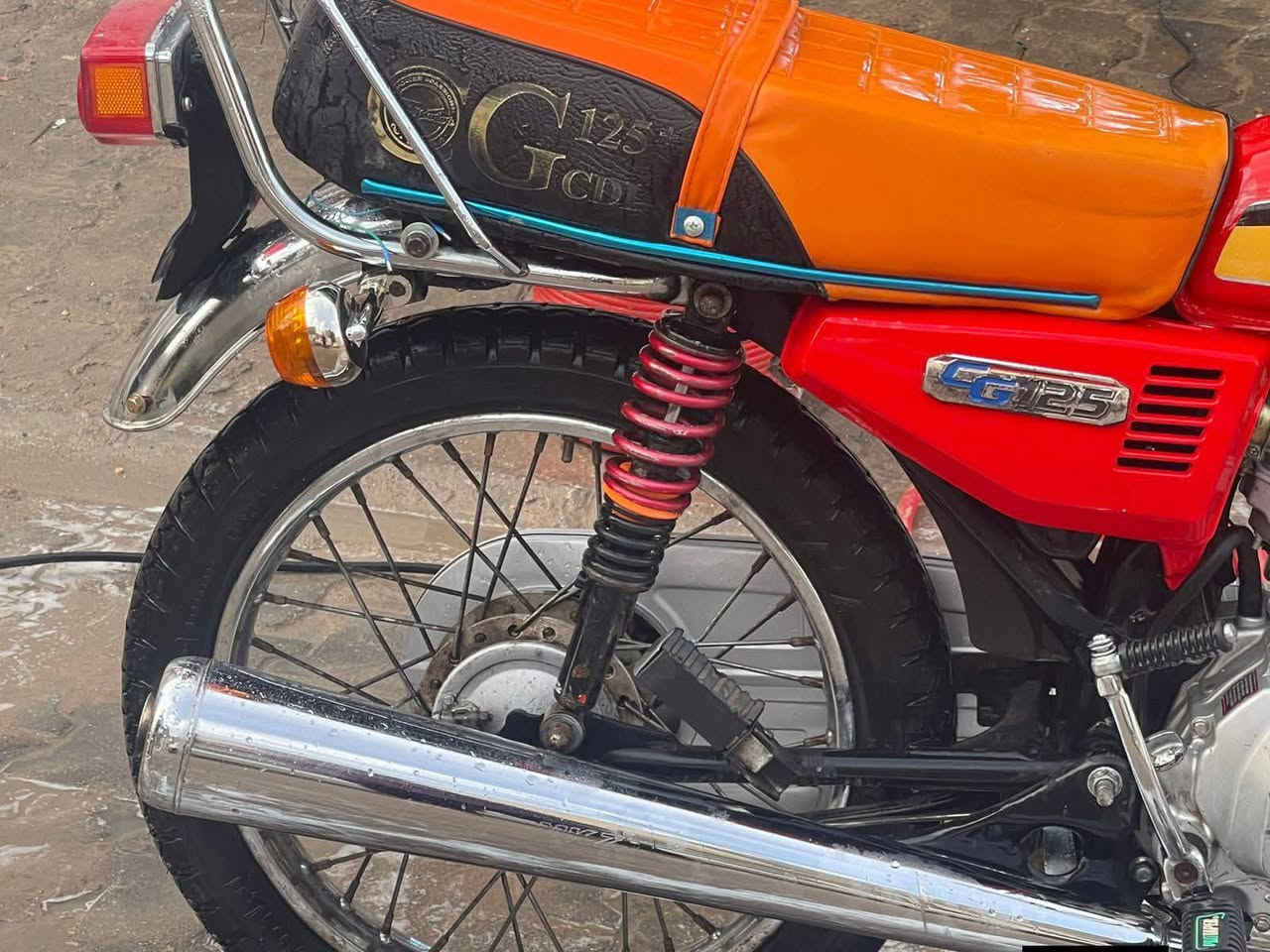 السلام عليكم دراجه نامه بيها ماكينه سيفان مكينه بيدي شديده الجديده دراجه شغال الكهربائيات كلها اصوليه اوراقها كامله مكانه بالنجف سعر مالتها 550 وبيها مجال مكان النجف كوفه حي ميسان***********
