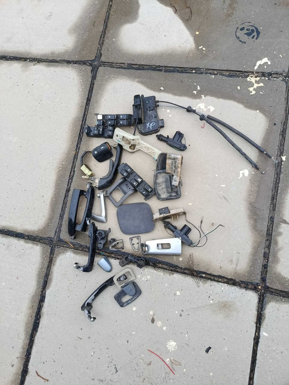 السلام عليكم غراض سنتافي قيم وأخذ ، ابيع شلع ، غراض مال حاويه ونظيفه للتواصل ***********
