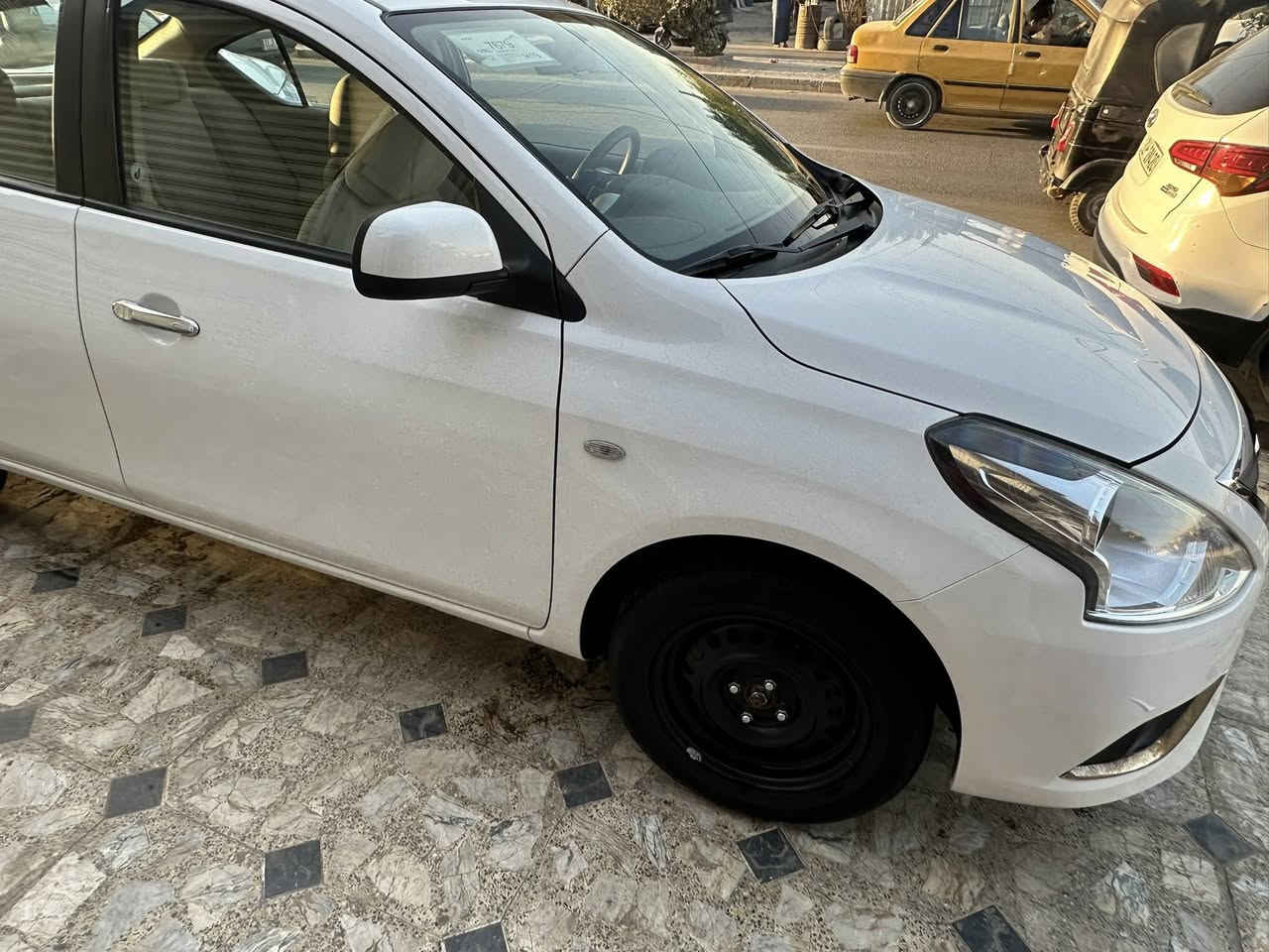 نيسان سني هندي رقم اربيل موديل 23 سياره جديده ماشيه 40 الف كفاله عامه من الدعاميه لدعاميه من كلشي صبغ بارد شرط السونار شاشه وكامره وحداده صدر لك جديد سبير منازل اخت الزيرو
السعر 💰 124 💰وبيها مجال بسيط

اتصال فقط ***********
