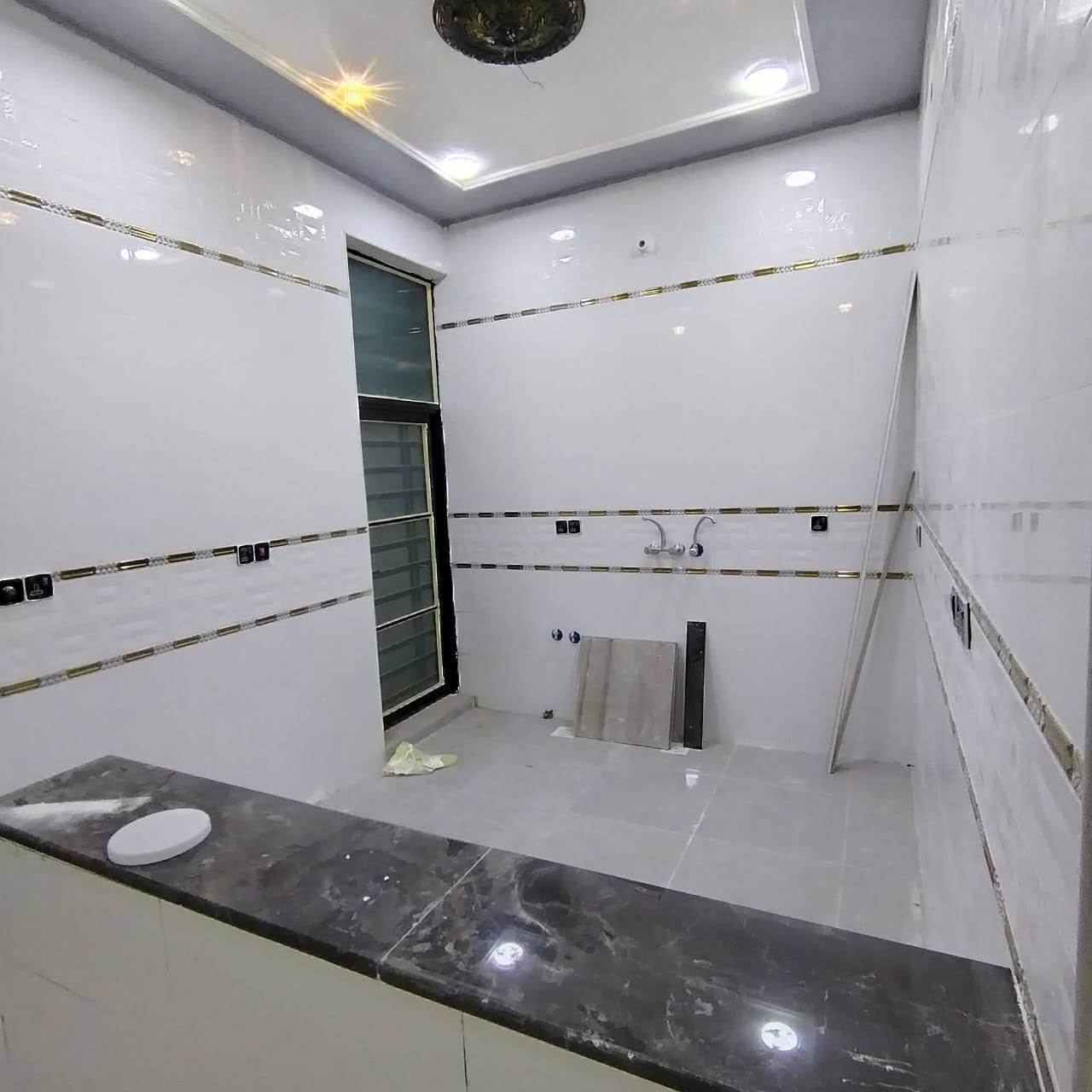 السلام عليكم 
♦️يتوفر مشتملان للبيع 🗝️ في منطقة الخاجية  قرب شارع 40 و مدرسة النوافل 
♦️البيع نقداً أو مبادرة
♦️المساحة 100م
♦️عرض الشارع 12م/متكامل الخدمات 
♦️بناء متكامل وبمواد ذات جودة عالية
♦️يتكون من طابقين ويحتوي على 3غرف 
♦️للاستفسار📞***********-***********
