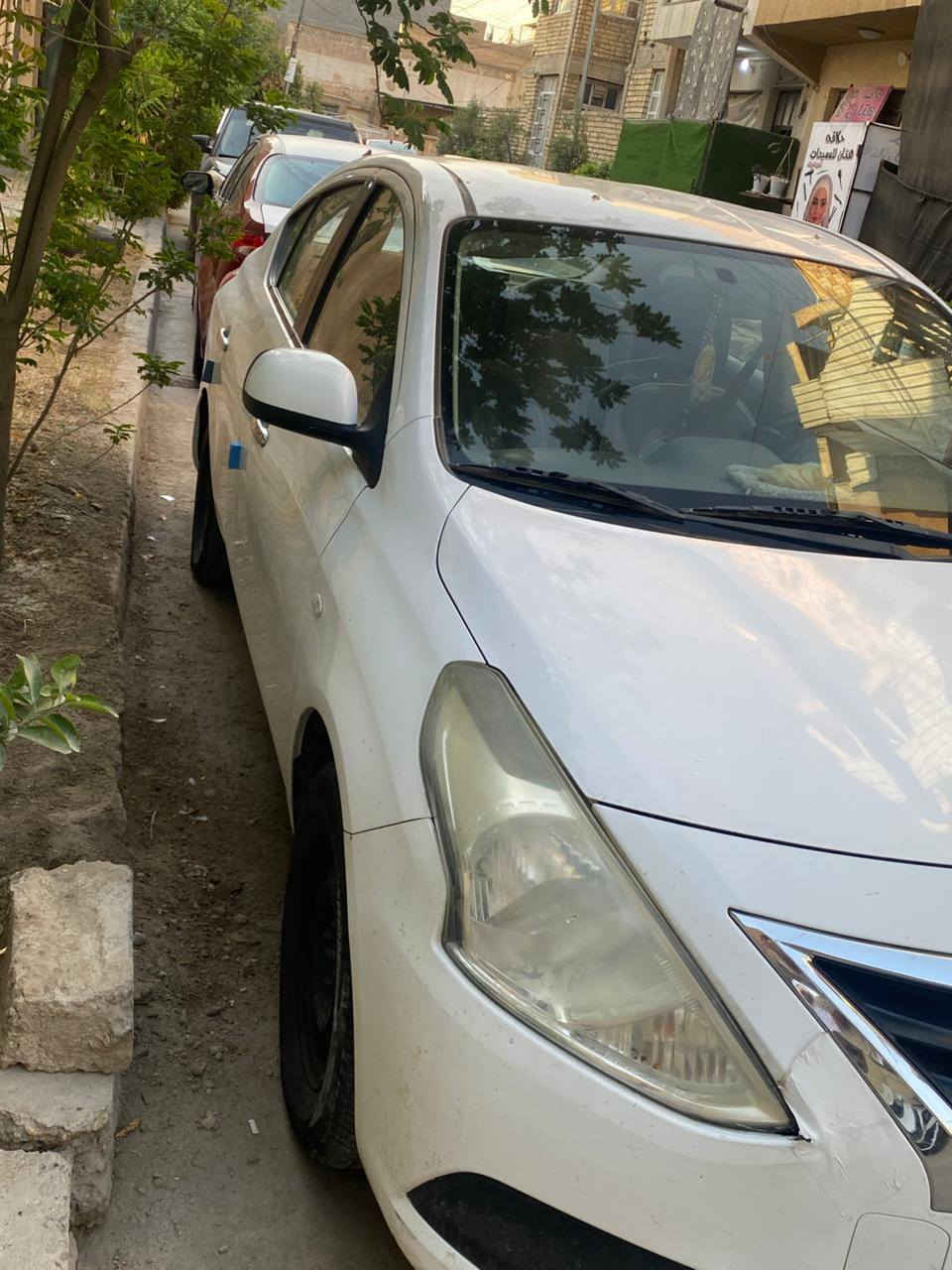 السلام عليكم سني هندي ٢٠ ام البليته الزرقاء اصل هندي سنويه وهزه جديده ورقم  مواصفات معروفه ماشيه٨٠ رقم بغداد بااسمي تحويل ثاني يوم مبدل باب الخلف السايق والسياره نضيفه خير من الله مابيه اي نقص مكانه بغداد الحريه للتواصل مع صاحب السياره على الرقم
***********
