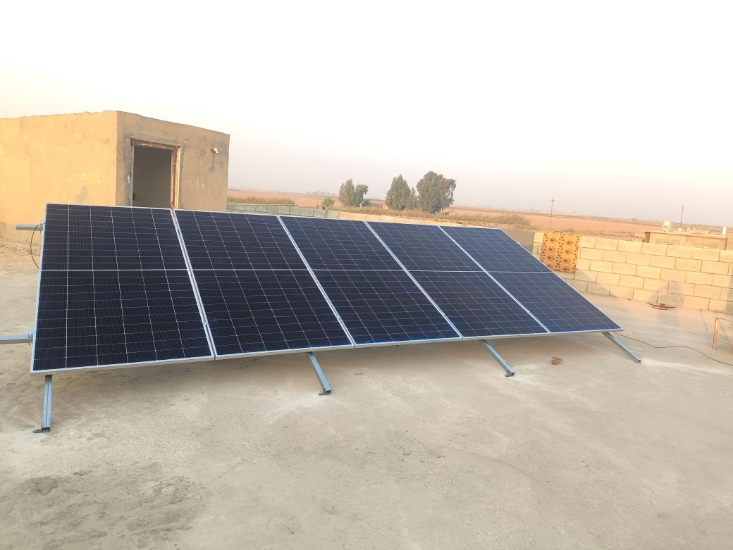 تم بفضل الله تجهيز وتنصيب  منظومة طاقة شمسية 
#لمنزل الأخ(#موفق_الحميد_النزام )
#ناحية_الرياض_حي_الشهداء
مكونات المنظومة:
🔵5 الواح ذات وجهين وكفاءة عالية وبضمان حقيقي
🔵 بطارية 16 كيلوواط ماركة Qs الممتازة
 🔵انفيرتر  5.6 كيلوواط ماركة Srne الغنية عن التعريف

مكتب هاني شاكر السلطان للطاقة الشمسية 
الحويجة #ناحية الرياض
هاني   ***********
ظافر ‏ ‪0780 680 4046‬‏
رعد ‏  ‪0782 496 9996‬‏
