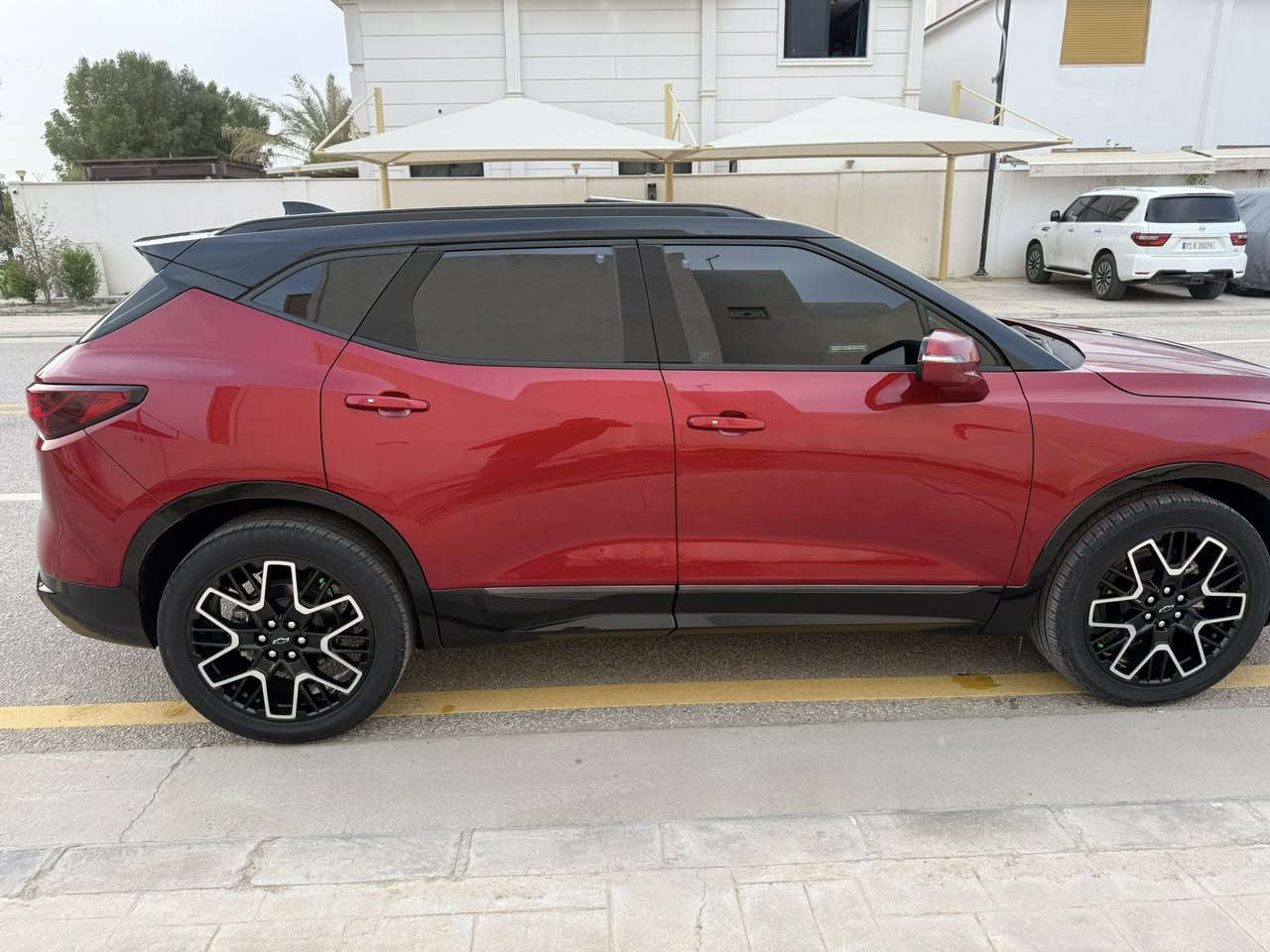 ‎السلام عليكم
CHEVROLET BLAZER RS 2024
شفرليت بلايزر RS السيارة كلش جديده جدآ  وأحلى من الصور 
رقم أربيل وبسمي تحويل وكاله وبيه موافقه تضليل من المرور أربيل بلسنويه 
حجم المحرك V6 سلندر (3.6L)
موديل 2024
  عداد المسافة 14 الف كيلو فقط
الضرر كما موضح بالصور
جملغين امامي مفتوح فقط 
سياره بدون صبغ شرط فحص سونار
المواصفات: RS فول فول مواصفات 
بانوراما توكر
فور ويل
بصمة تشغيل
بصمة أبواب
تشغيل عن بعد(Remote Start)
صندوق شفط كهربائي  
كشنات جلد
كشنات امامي تدفئة+ تبريد 
كشنات خلفي تدفئة 
استيرن تدفئة
دشبول ديجيتال
شاحن موبايل Wireless 
رادار امامي (تحديد مسار) 
رادار جانبي (نقاط عمياء)
رادار خلفي (تحذير من الاصطدام) 
شاشة كبيرة لمس
كاميرا 
رادار 360
حساسات خلفية+ كاميرا 4k
‏Android Auto
‏Apple Car Play
مانع انزلاق+ABS
منافذ AUX+USB
‏Auto Start
‏Auto Stop
مثبت سرعة
تحكمات استيرن 
هاند بريك بصمة
وبقية المواصفات المعروفة
مكان السياره كربلاء 
السعر 275 وبي مجال بسيط 
***********
***********
