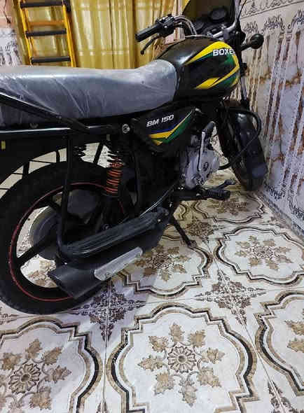 بوكسر للبيع كفاله أوراق كامله  السعر 1600 الشراي يتصل ***********ميسان المجر الكبير
