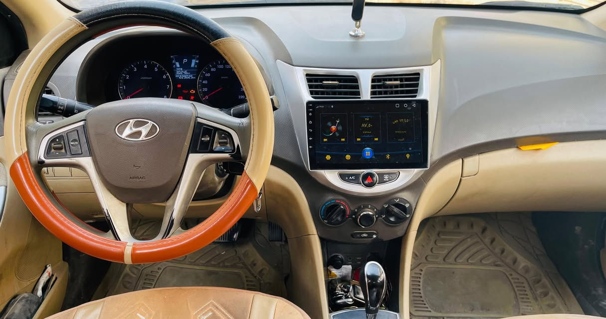 السلام عليكم اكسنت مديل ٢٠١٥ خليجي مكينه وكير دوش بيها تبريد شغال منضومه جديده  بنيد مبدل وبيها جراد الصفحه السيره وباب السايق مبدل بدون حادث مكفوله من العيب الشرعي / السعر 77 ورقه بيها مجال : ***********
