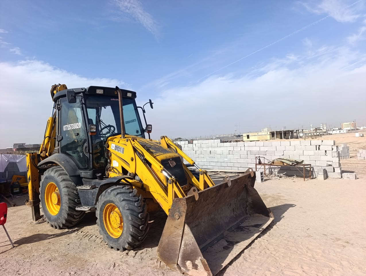 سلام عليكم جي سي بي للبيع 2004 فول موصفات كفاله عامه عل ابلاد كير راجز اربع نمر محرك وحركات فول رقم سليمانيه  تحويل ثاني يوم السعر 290 وبي مجال بسيط، الشراي ينتصل ***********+   ***********
