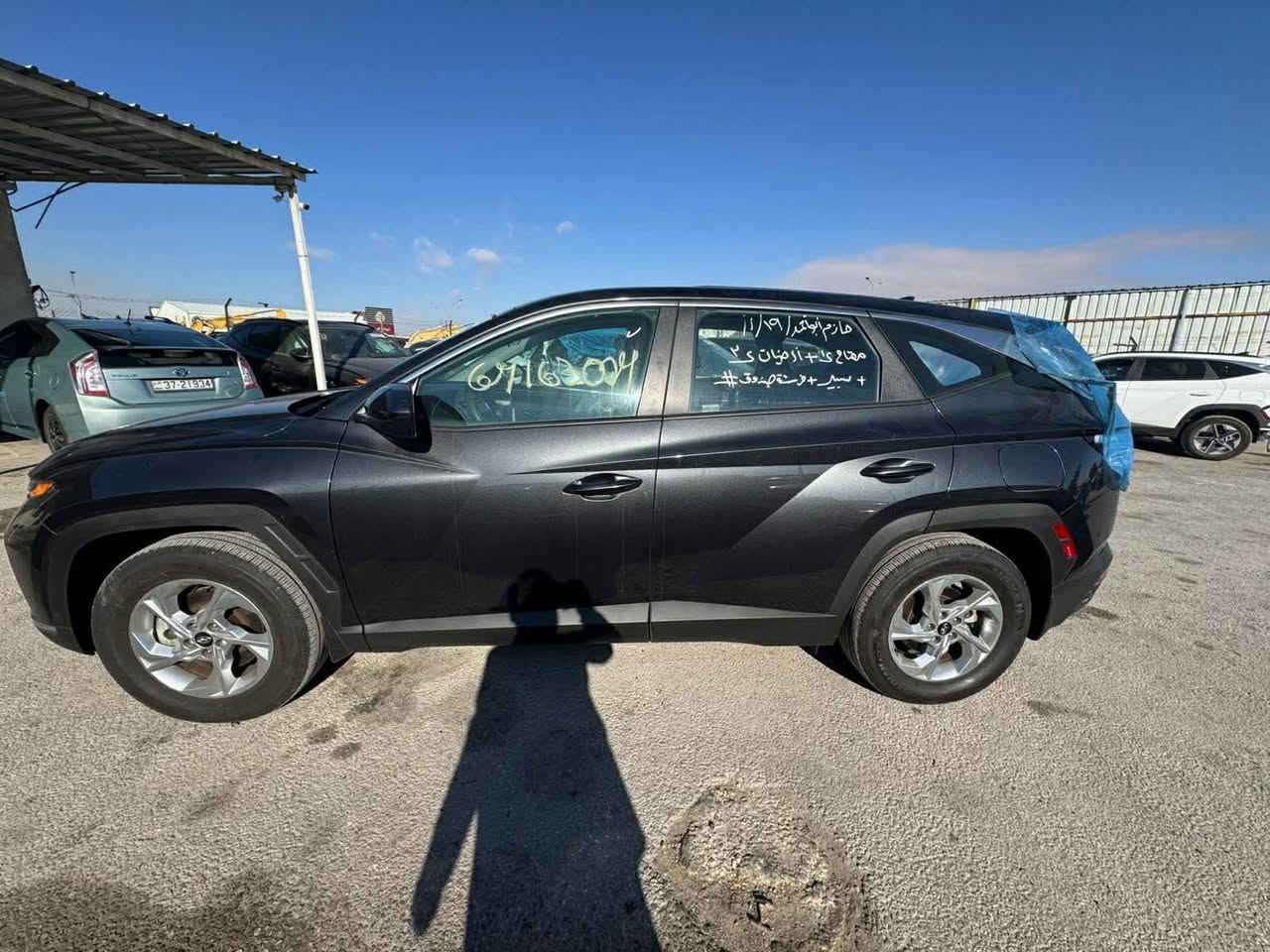 Hyundai Tucson 2023 – الجيل الرابع
رقم بصرة – عداد 64 ألف كم

المحرك: 2.5 لتر – 4 سلندر
قير: أوتوماتيك 8 سرعات – دفع أمامي

المواصفات:
شاشة – كاميرا خلفية – بلوتوث – تحكم دركسون – مكيف بارد

الحالة:
قطعة واحدة فقط تبديل (الباب الخلفي) نفس اللون
باقي البدي كفالة
الشاصي أصلي بدون ضرب أو سحب

💰 السعر: 17,800 دولار قابل للتفاوض للجاد

📍 البصرة
📞 0770-3290-786
