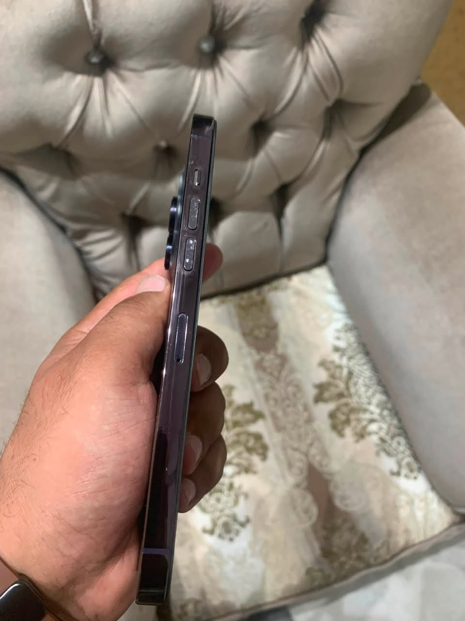 سلام عليكم 

ايفون 14 برو ماكس 

جهاز نضافه فول 

مستبدل شاشه
  
وبطاريه🔋 

وبي رساله مال كامرات 
كمراته طبع وشغاله 

الجهاز كله شغال 

ذاكره 256 

دبل سيم 

جهاز يخبل

رقمي للنتصال *********** سعر 575 بي مجال والي يجي ويكسر او يقارن باجهزه يسمع كلام مو حلو الي مبي شي 900
