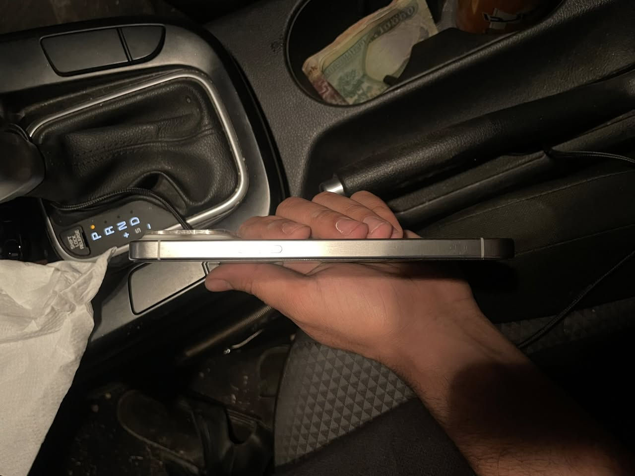 📱 آيفون 15 برو ماكس | iPhone 15 Pro Max
للبيع المباشر - جهاز نظيف جداً
🔍 تفاصيل الجهاز:
• الحالة: نظيف جداً (شبه جديد)، خالي من أي خدوش أو تصليح.
• نسبة البطارية: 90% (أداء ممتاز).
• الملحقات: [اذكر إذا كان معه الكارتون والشاحن الأصلي].
💰 السعر النهائي (قفل):
970$ الف

الموقع والتواصل:
• المكان: بغداد - البلديات.
• رقم الهاتف: ***********
