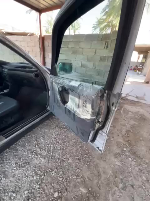 سلام عليكم
بي امً
موديل 1991 
سياره. جاهزه تخم تاير 
صدر كير محرك كله جديد 
تبريد نقص كمبريسر 
صبغ اثر جراد بدون ضرر 
العنوان بغداد 
رقم ‭0780 394 2651‬
