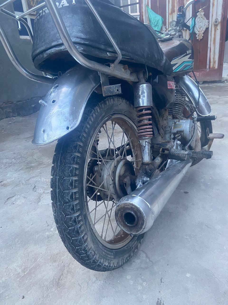 سلام عليكم 
دراجه ايراني للبيع ادوات دراجه حلوه ما بيهاا شي دك هنر واحد سعرهاا 350.وبيهاا مجال مكاني البصره قضاء المدينه رقمي ***********
