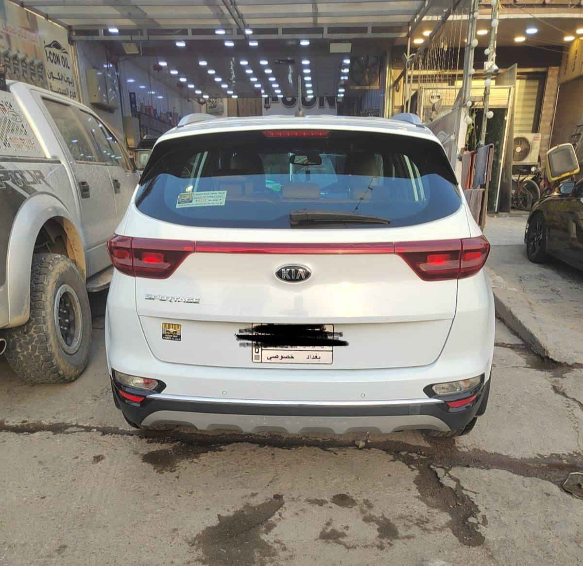 سبورتج موديل 2019 خليجي
 اللون ابيض  ماشيه 92
 فول عدا الفتحة / بصمة كشنات كهرباء
  محرك دوش 2000 
 رقم بغداد  وبعد بيها مواصفات
 مكفولة عدا بارد بسيط  
  بغداد 
 
رقم صاحب سيارة
***********
